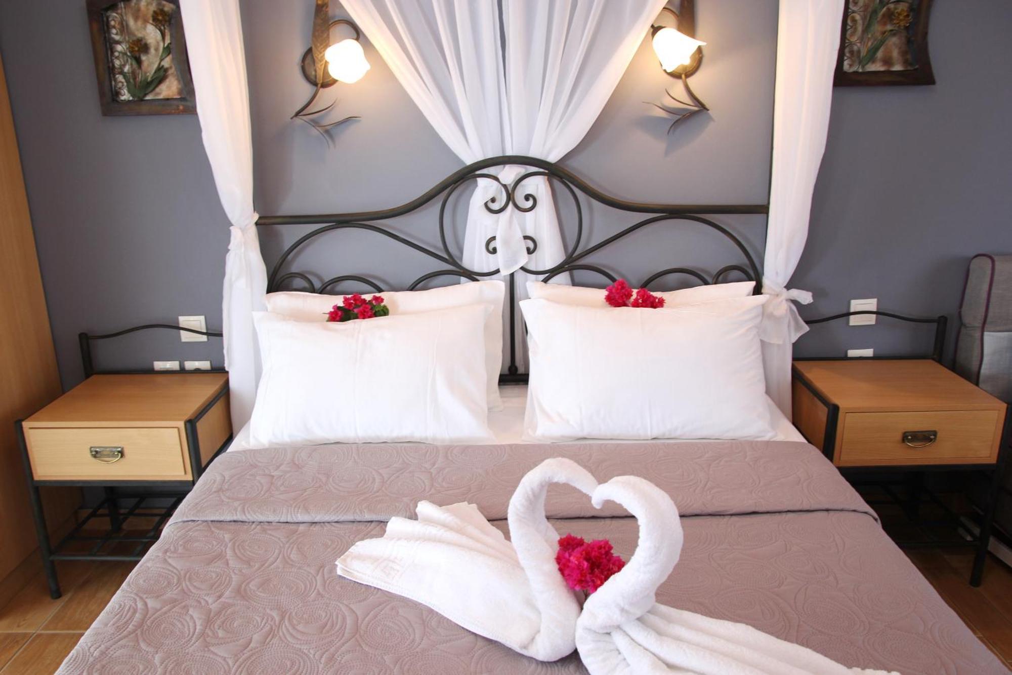 אלפוניסוס Coralli Rooms & Restaurant מראה חיצוני תמונה