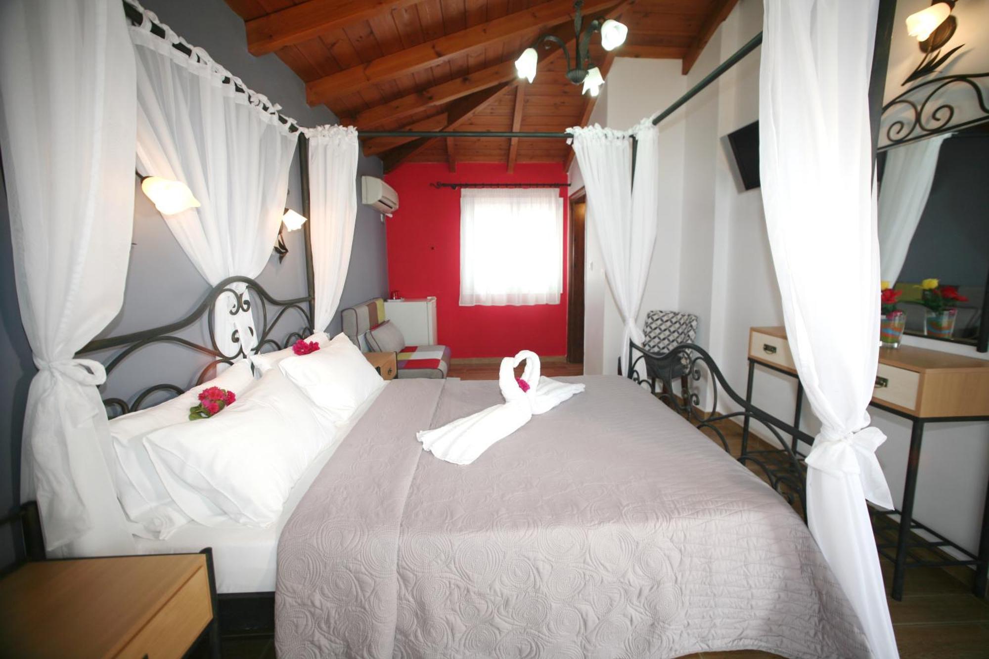 אלפוניסוס Coralli Rooms & Restaurant מראה חיצוני תמונה