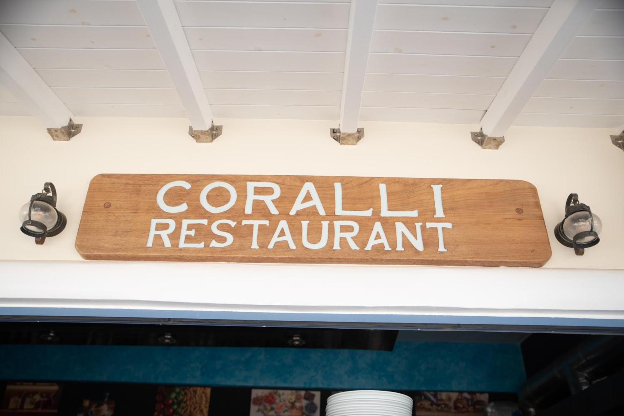 אלפוניסוס Coralli Rooms & Restaurant מראה חיצוני תמונה