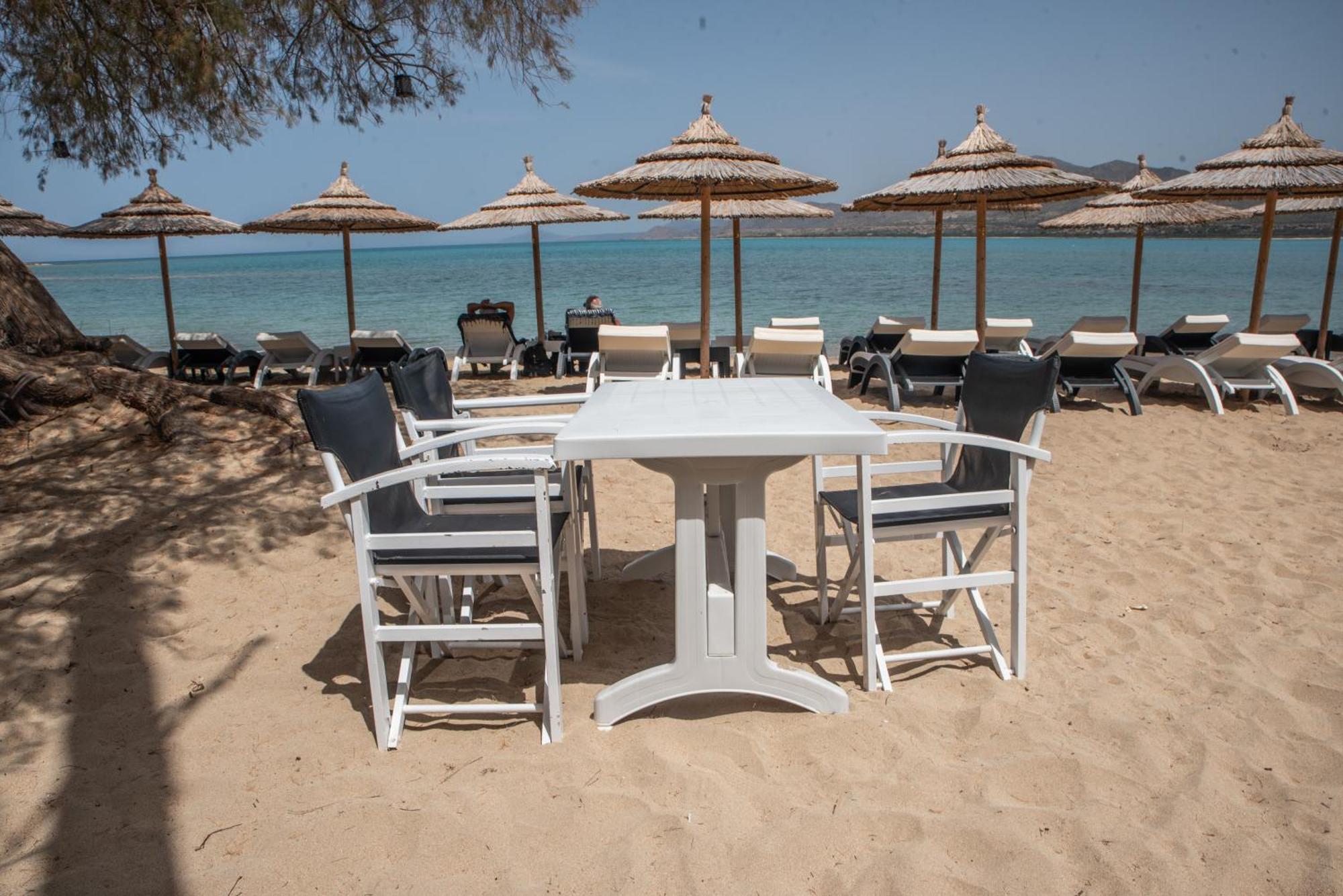 אלפוניסוס Coralli Rooms & Restaurant מראה חיצוני תמונה